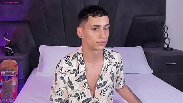 JhoanLeandro online show from March 21, 4:28 am