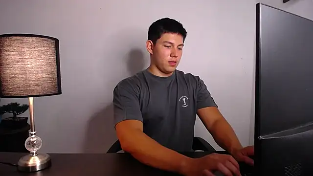 JamesCr  online show from October 2, 4:05 am