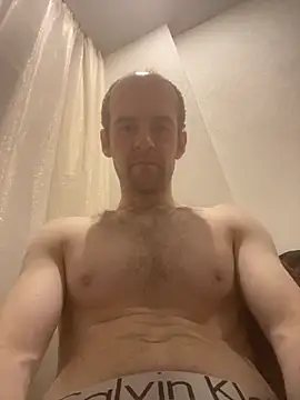 LynnAhNight online show from October 16, 3:25 am