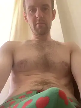 LynnAhNight online show from September 21, 5:40 am