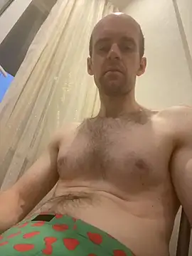 LynnAhNight online show from September 9, 2:55 am