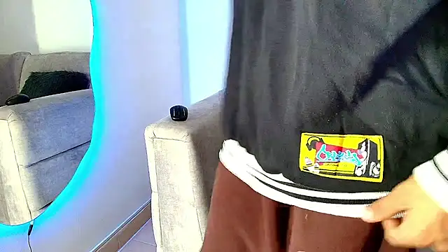 papi hotxx online show from March 8, 3:26 am