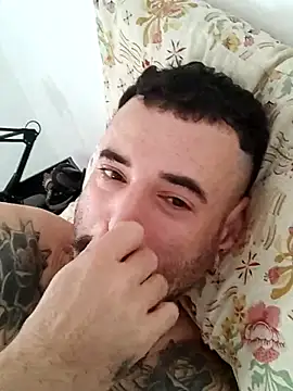 Snapshot of xdandan69 chatting on February 19, 7:27 pm xdandan69 online show from February 19, 7:27 pm