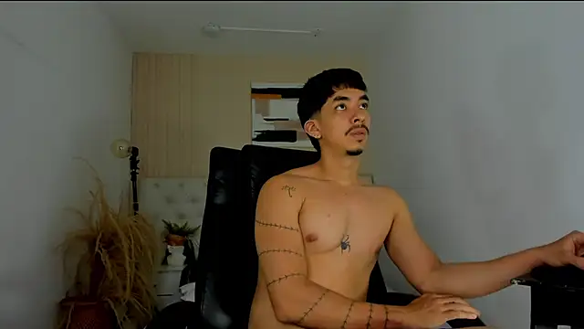 ISAAC CRYSTON online show from February 16, 10:08 pm