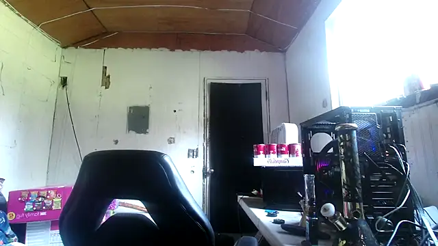 nuttyking2022 online show from October 6, 9:19 pm