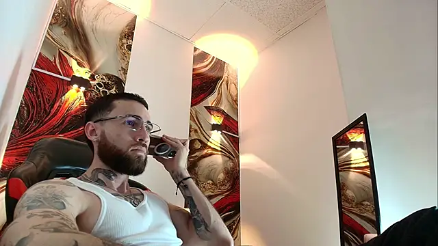 Luke davis01 online show from February 24, 1:23 pm