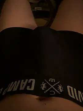 Snapshot of horny_blasen chatting on February 6, 4:14 pm horny blasen online show from February 6, 4:14 pm