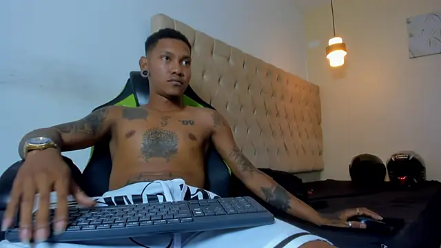 blackdirty420 online show from October 29, 8:01 pm