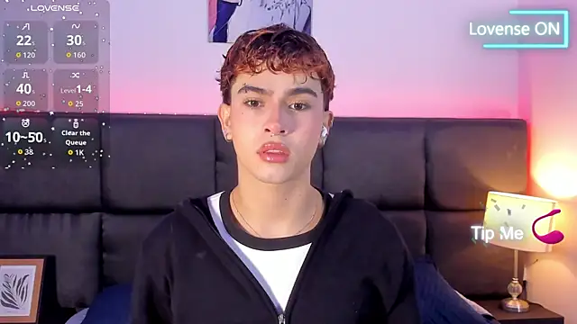 Aiiden 15 online show from October 21, 12:19 pm