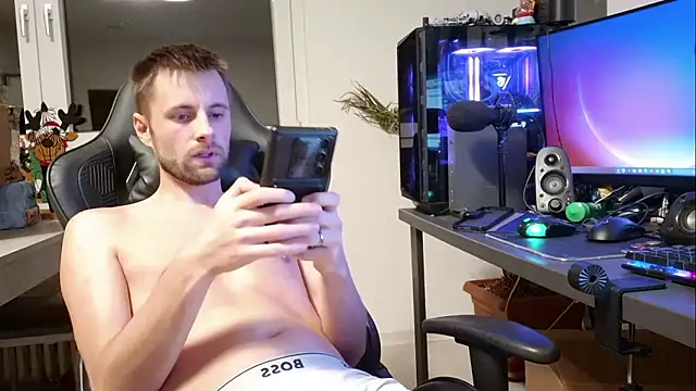 ademandjulia online show from January 15, 8:55 pm