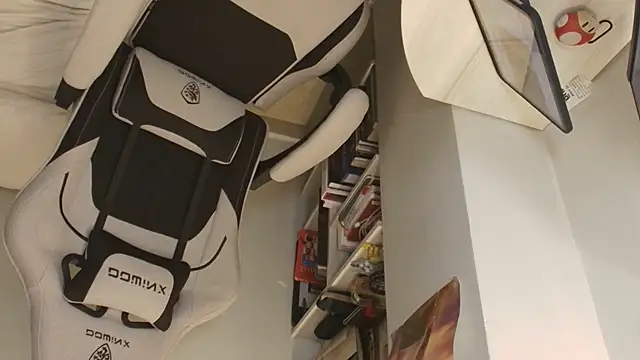 Snapshot of salvatore_montt chatting on October 14, 3:46 am salvatore montt online show from October 14, 3:46 am