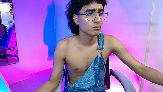 Snapshot of salvatore_montt chatting on September 9, 5:40 am salvatore montt online show from September 9, 5:40 am