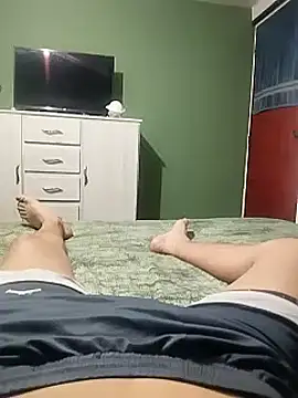 Luiyi1997 online show from April 3, 5:37 am