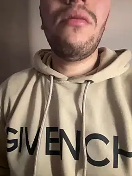 yaxxx03 online show from February 14, 10:48 pm