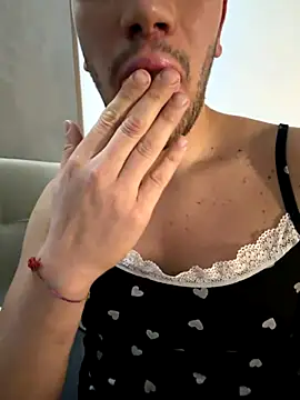 yaxxx03 online show from October 20, 7:40 pm