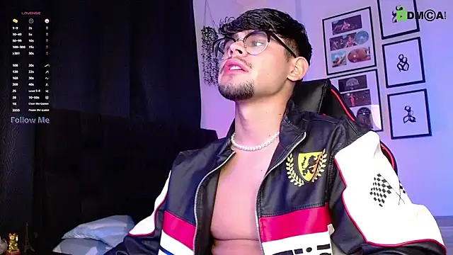 isaac-saenz online show from December 16, 11:12 pm