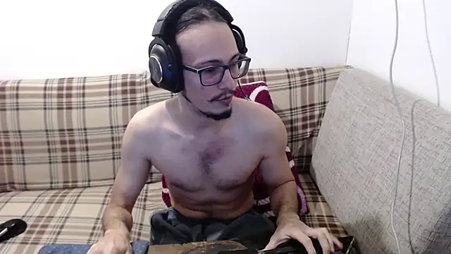 cholitohermoso online show from June 25, 2:44 pm
