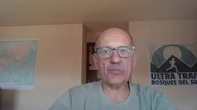 Snapshot of llopaco chatting on October 18, 10:20 am llopaco online show from October 18, 10:20 am