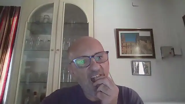 Snapshot of llopaco chatting on October 1, 11:03 am llopaco online show from October 1, 11:03 am