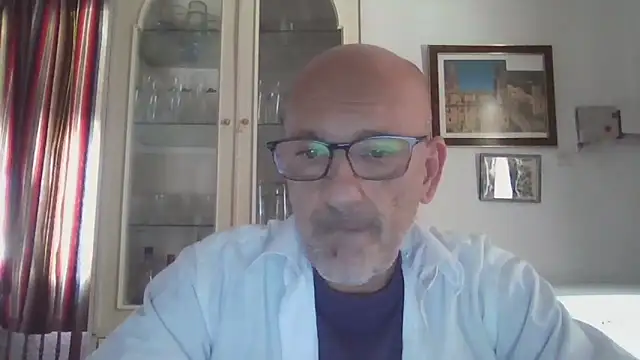 Snapshot of llopaco chatting on September 30, 10:52 am llopaco online show from September 30, 10:52 am