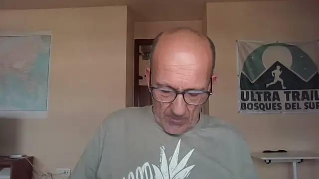 Snapshot of llopaco chatting on October 19, 12:52 pm llopaco online show from October 19, 12:52 pm
