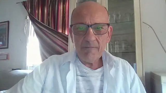 Snapshot of llopaco chatting on September 25, 11:09 am llopaco online show from September 25, 11:09 am