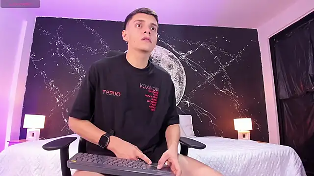 JacobRoberts1 online show from March 8, 4:41 am