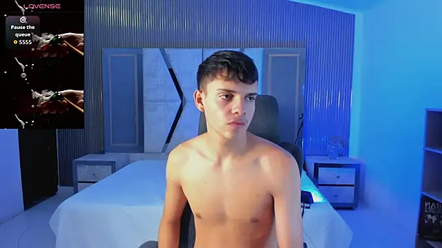 JacobRoberts1 online show from October 15, 9:11 pm