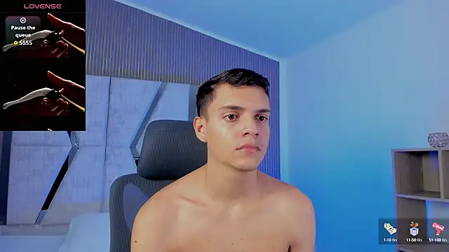 JacobRoberts1 online show from October 13, 8:26 pm