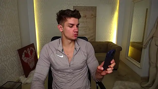 MaxKaiden online show from October 1, 5:00 am