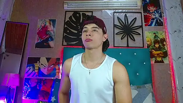 LiamAndrewzz online show from December 19, 8:06 pm