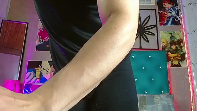 LiamAndrewzz online show from April 14, 3:50 am