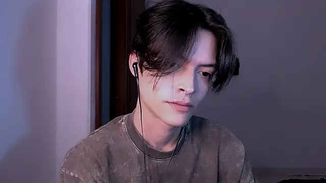 Snapshot of gunther_hda chatting on March 4, 2:49 am gunther hda online show from March 4, 2:49 am