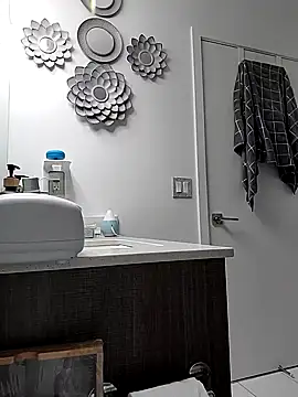 Reddboi7 online show from February 16, 7:05 pm