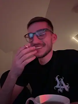 Snapshot of yoyoboy988 chatting on March 19, 9:05 pm yoyoboy988 online show from March 19, 9:05 pm