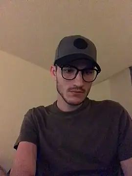 Snapshot of yoyoboy988 chatting on March 9, 7:26 pm yoyoboy988 online show from March 9, 7:26 pm