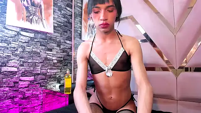 Danny Luxx online show from April 9, 11:11 pm