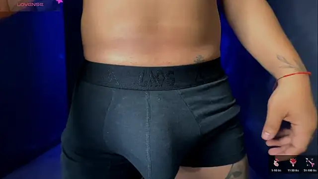 jeffvalemtino online show from February 1, 11:03 pm