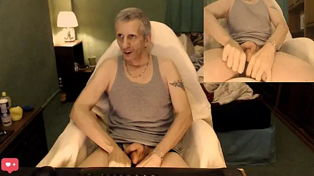 maxdaddy690 online show from December 9, 9:22 pm