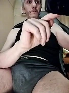 maxdaddy690 online show from March 15, 12:03 am