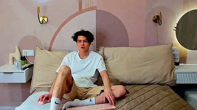 TravisRevas online show from February 25, 5:14 pm