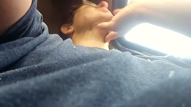 dylanroberts1995 online show from May 20, 10:55 am