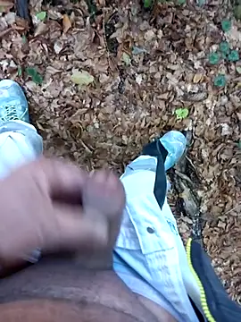 Snapshot of Mafiotul27 chatting on October 8, 2:10 pm Mafiotul27 online show from October 8, 2:10 pm