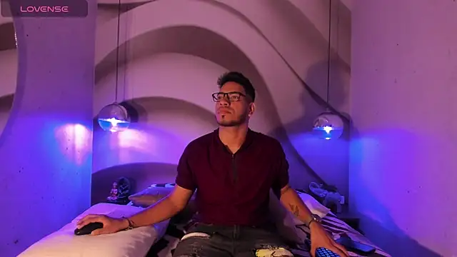 ETHAN DRAVEN online show from October 20, 7:29 pm