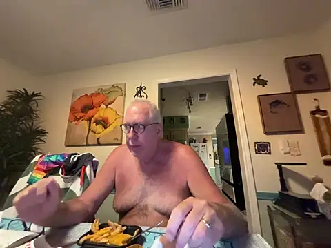 superbearboss online show from June 11, 2:44 am