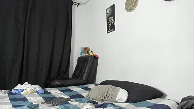 troy rouge online show from February 24, 11:22 am