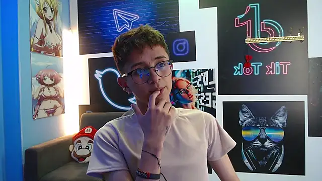 EthanCross  online show from March 7, 1:29 pm