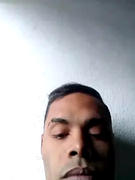 javier0990 online show from November 12, 8:14 pm