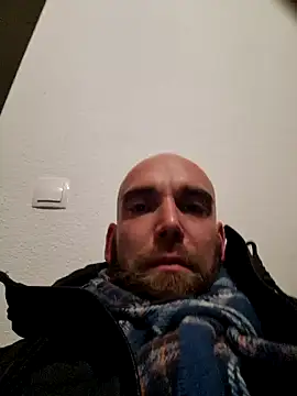 Smokeym123 online show from February 21, 7:04 pm