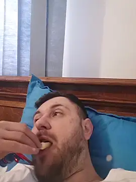 hugedickedd online show from February 20, 6:37 am